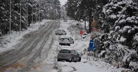 Bariloche: una fuerte caída de nieve volvió a afectar a la ciudad